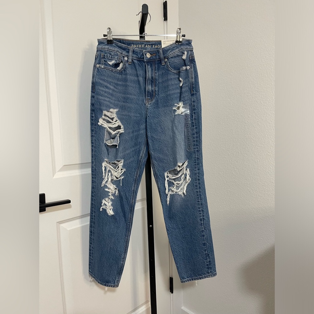 NWT American Eagle Outfitters Distressed Mom Jeans